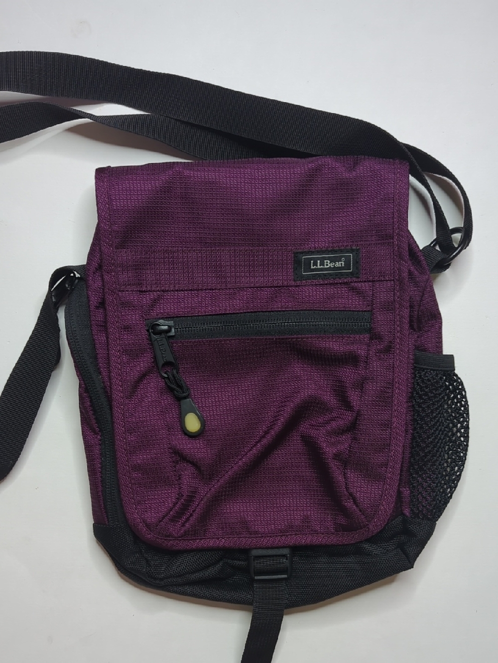 L.L. Bean Messenger Bag Multiple Pockets, Adjustable Strap, Purple/Burgundy